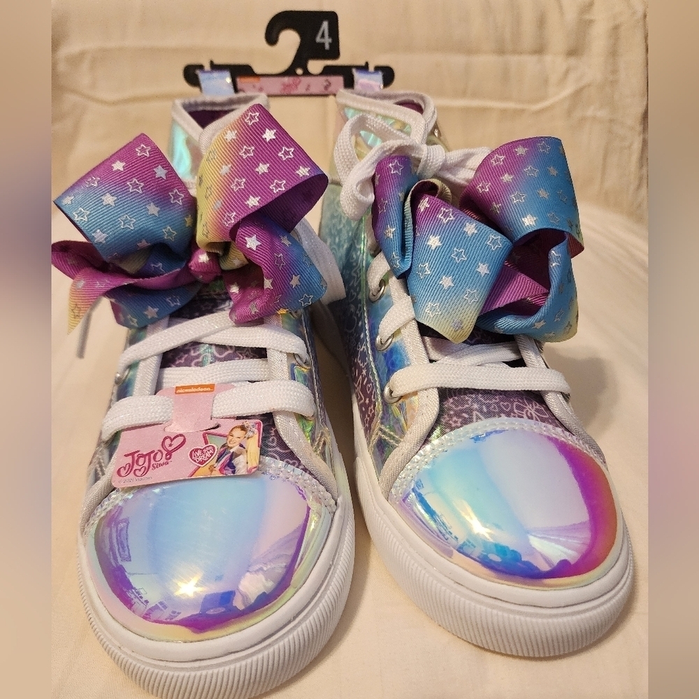 NWT JoJo Siwa Kids' Holographic Sneakers, Size 4